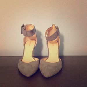 Liz Claiborne Grey Heels